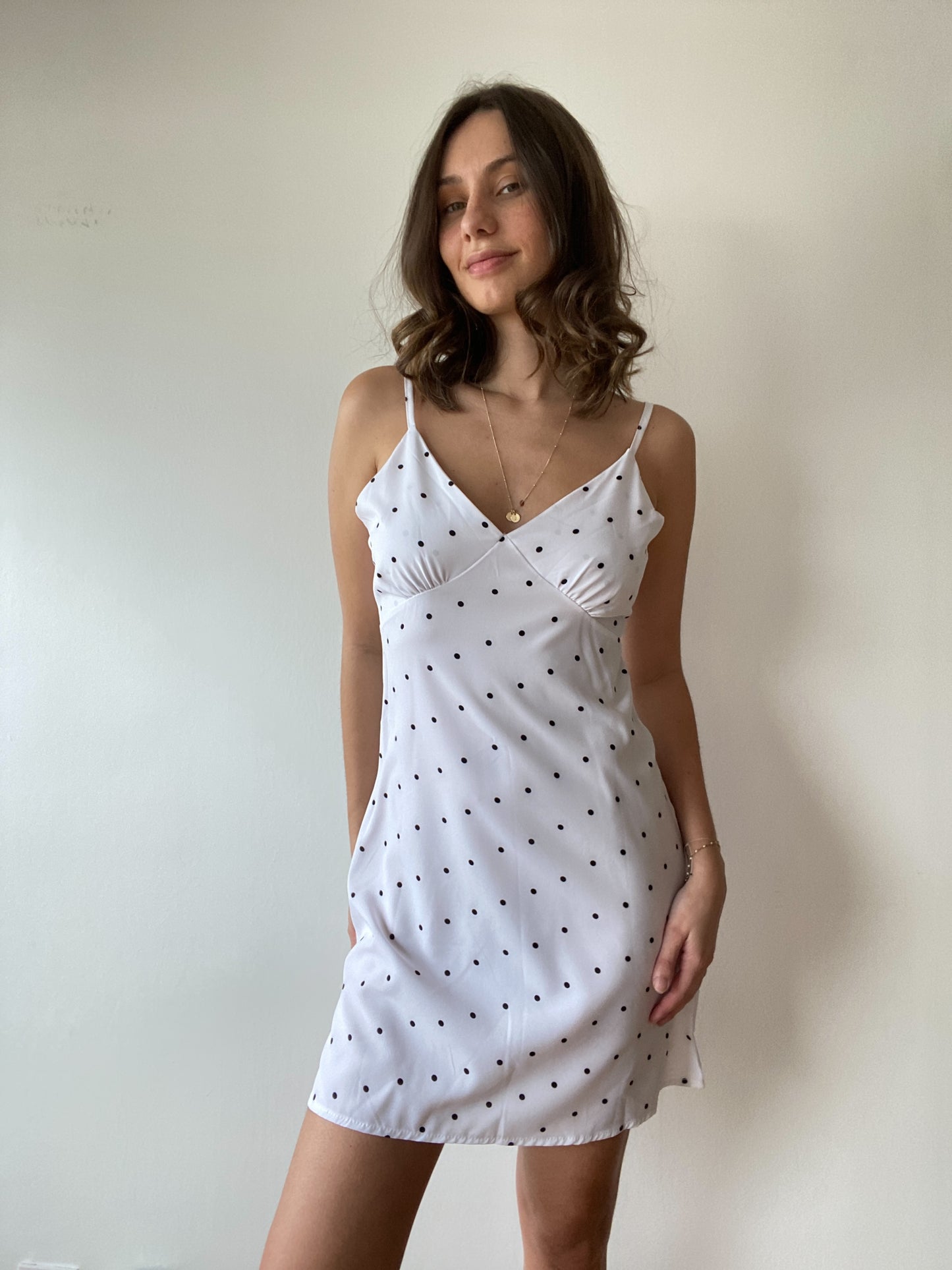 Robe à pois blanc et noir